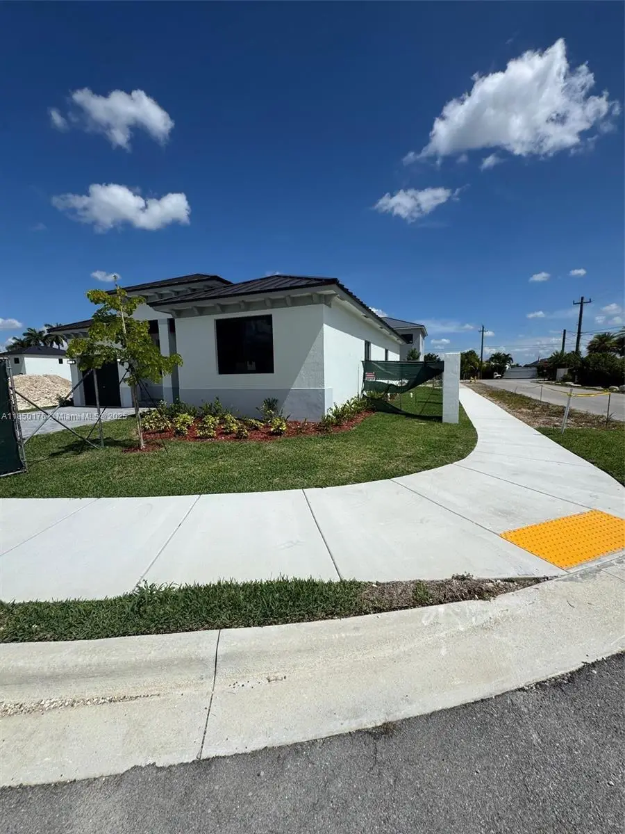 18901 SW 316th Ter, Homestead, FL 33030 - Image #3