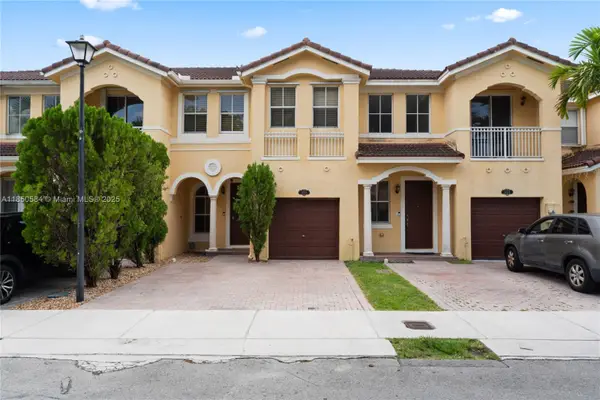 14968 SW 8th Ln, Miami, FL 33194