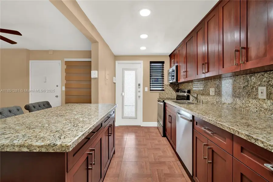 1340 Lincoln Rd #207, Miami Beach, FL 33139 - Image #3