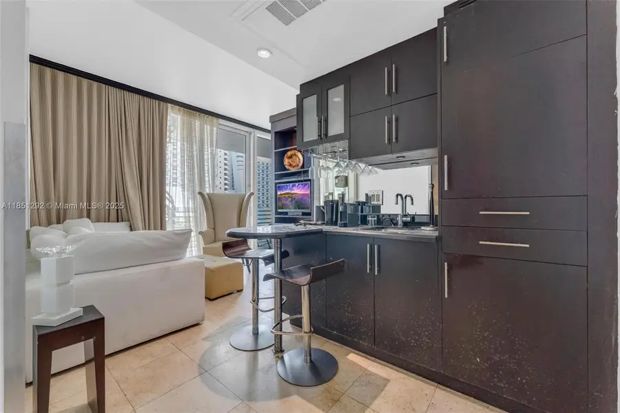 1437 Collins Ave #PH18, Miami Beach, FL 33139 - Image #3