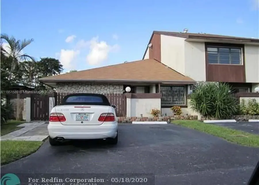 267 NE 201st Ter, Miami, FL 33179 - Image #2