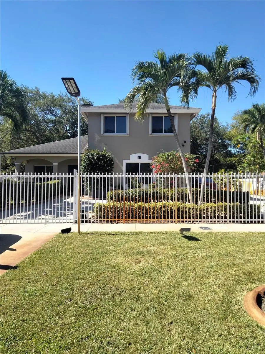 11 NE 151st St, Miami, FL 33162 - Image #1