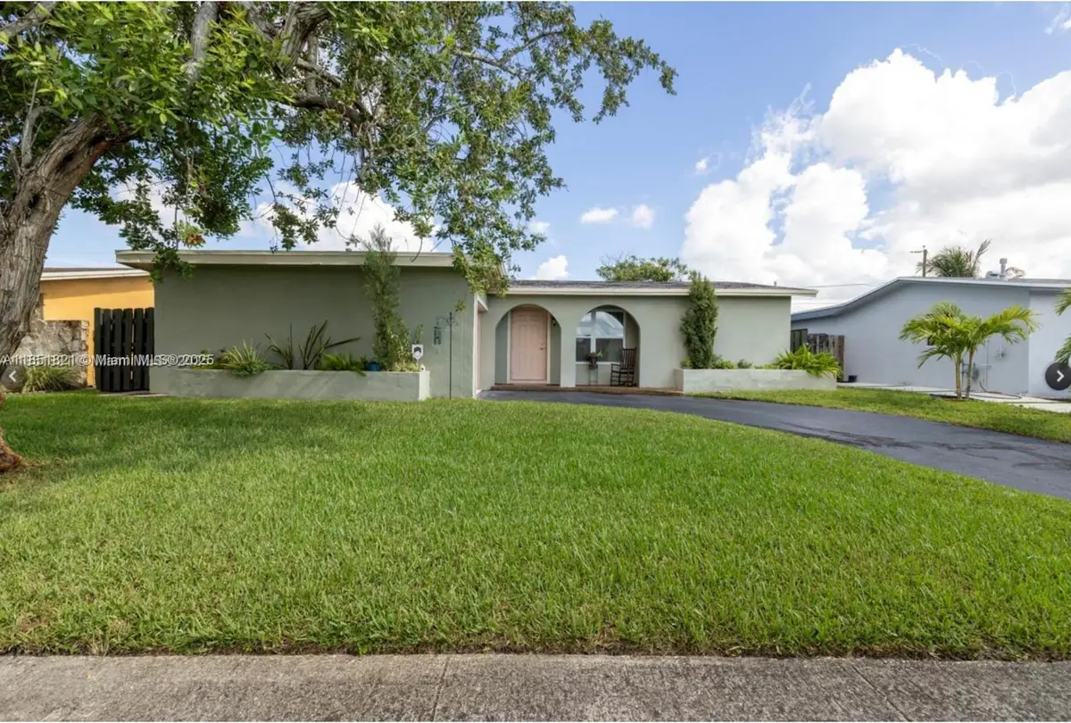 8941 NW 25th Ct, Sunrise, FL 33322 - Image #1