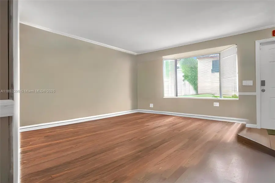 10194 SW 77th Ct, Miami, FL 33156 - Image #2