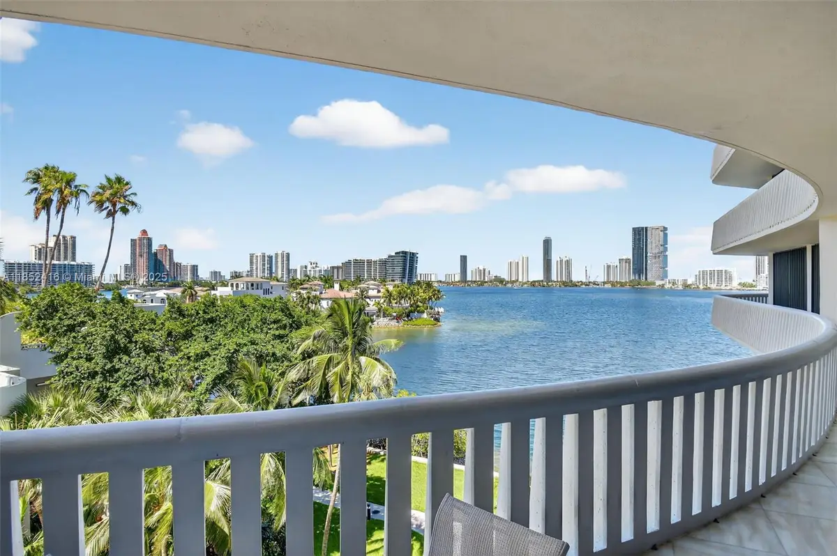 3000 Island Blvd #505, Aventura, FL 33160 - Image #1