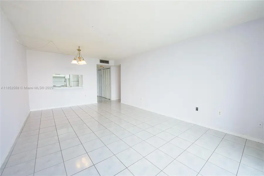 9688 Fontainebleau Blvd #504, Miami, FL 33172 - Image #3