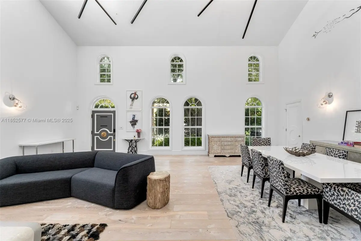 431 W Rivo Alto Dr, Miami Beach, FL 33139 - Image #1