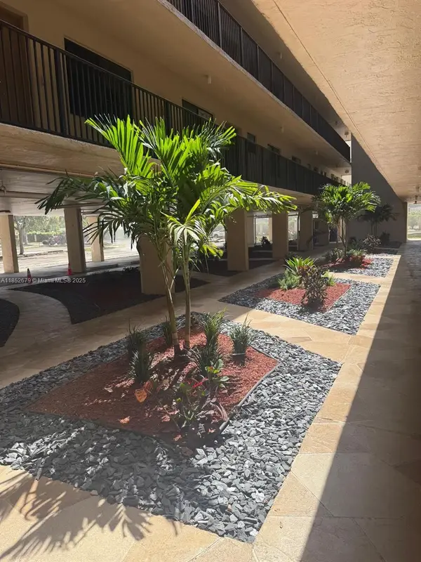 8040 Hampton Blvd #512, North Lauderdale, FL 33068