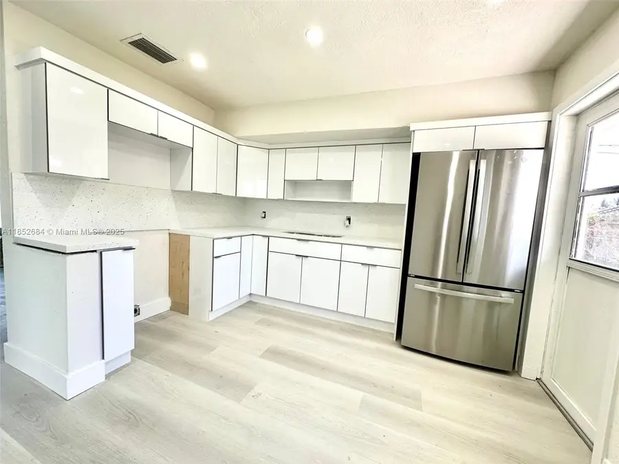 2241 N 57th Way, Hollywood, FL 33021 - Image #3