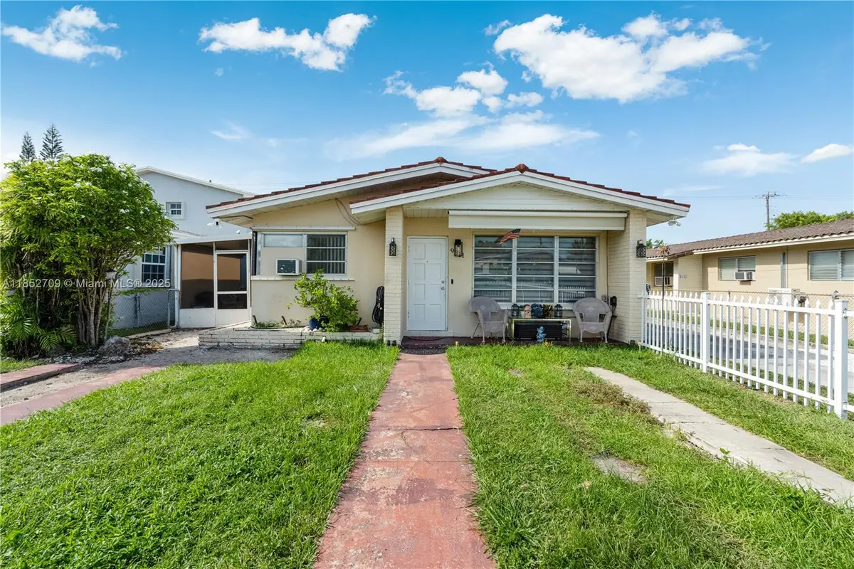 9311 SW 37th St, Miami, FL 33165 - Image #1