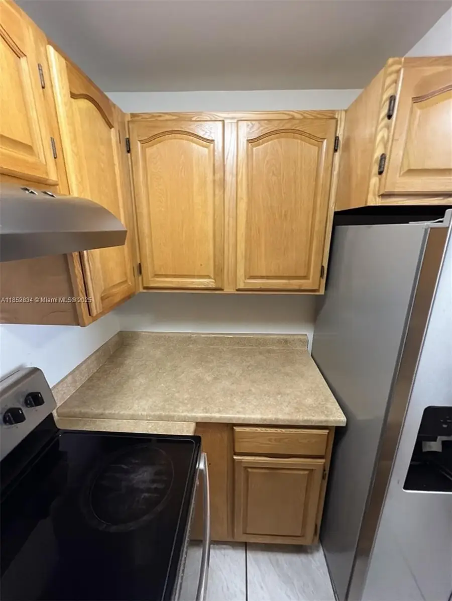 9686 Fontainebleau Blvd #402, Miami, FL 33172 - Image #2