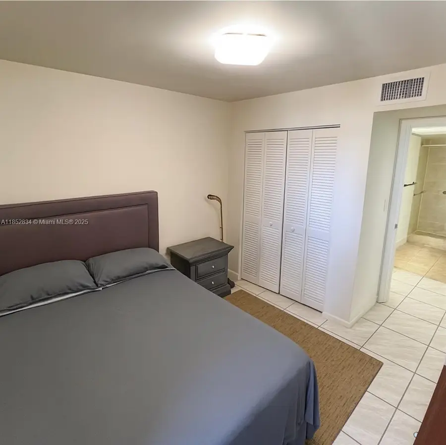 9686 Fontainebleau Blvd #402, Miami, FL 33172 - Image #3