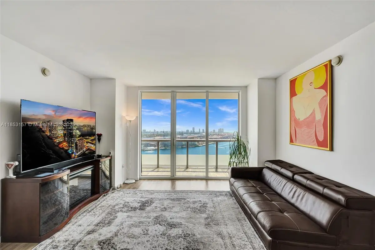 50 Biscayne Blvd #3006, Miami, FL 33132 - #1