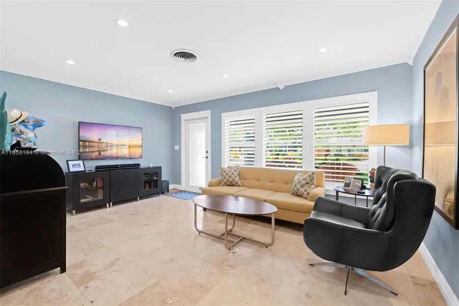 608 NW 25th St, Wilton Manors, FL 33311 - Image #2