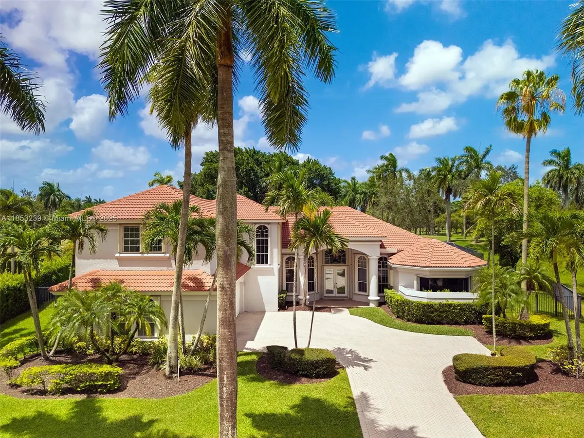 2438 Poinciana Ct, Weston, FL 33327 - Image #1