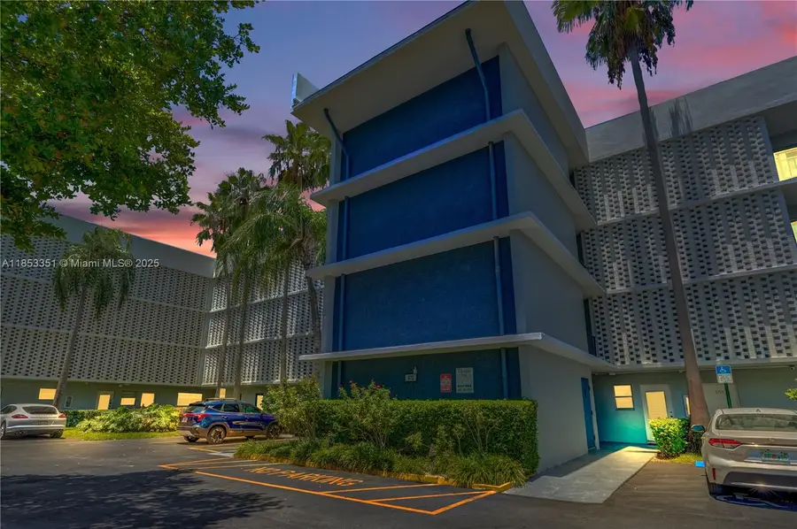 873 NE 195th St #309, North Miami Beach, FL 33179 - Image #2