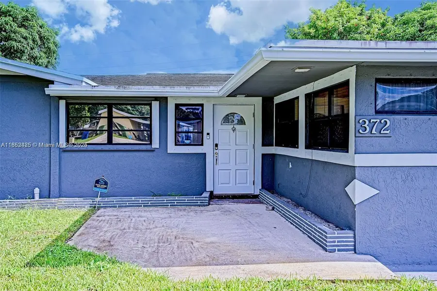372 W Dayton Cir, Fort Lauderdale, FL 33312 - Image #3