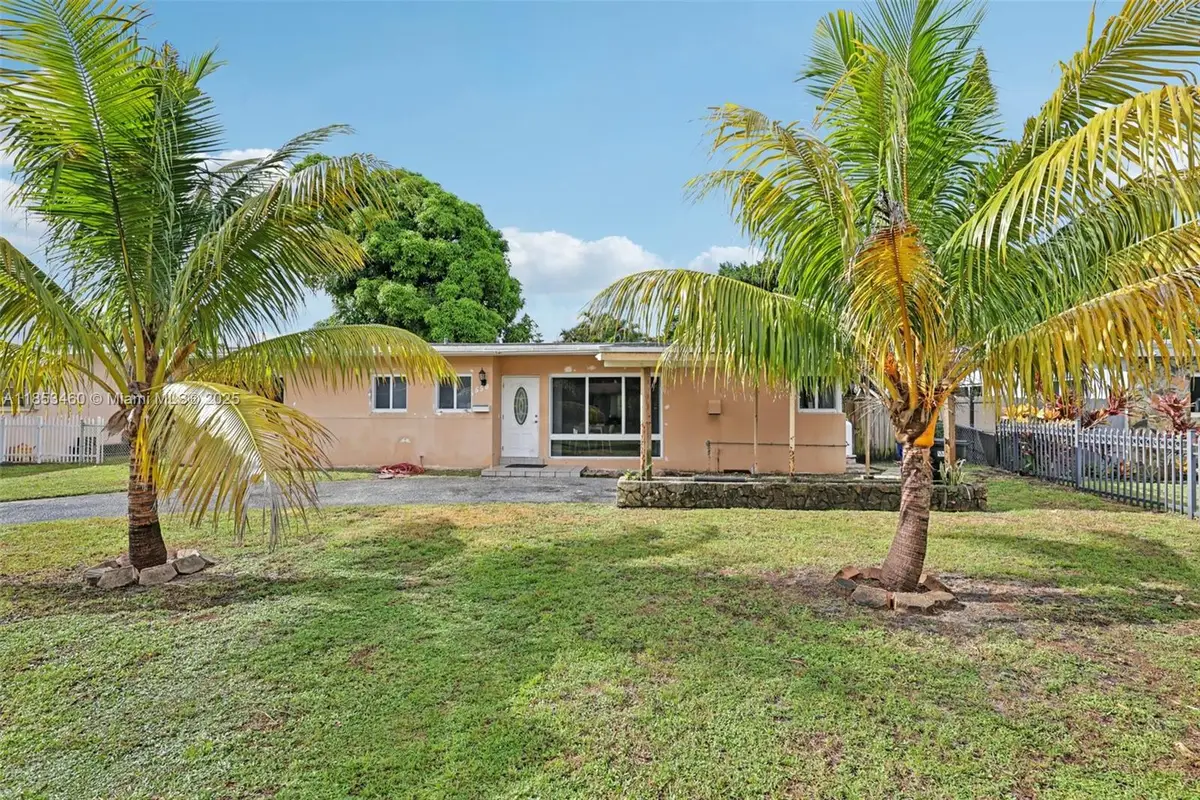 550 NE 173rd St, North Miami Beach, FL 33162 - Image #1