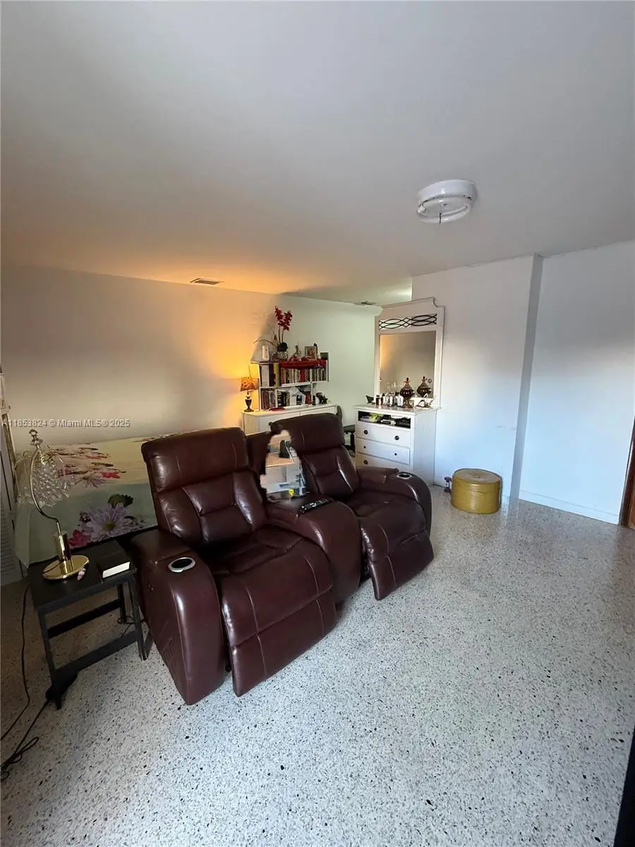 110 Flagami Blvd, Miami, FL 33144 - Image #3