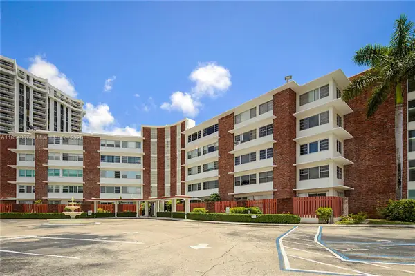 1700 NE 105th St #203, Miami Shores, FL 33138