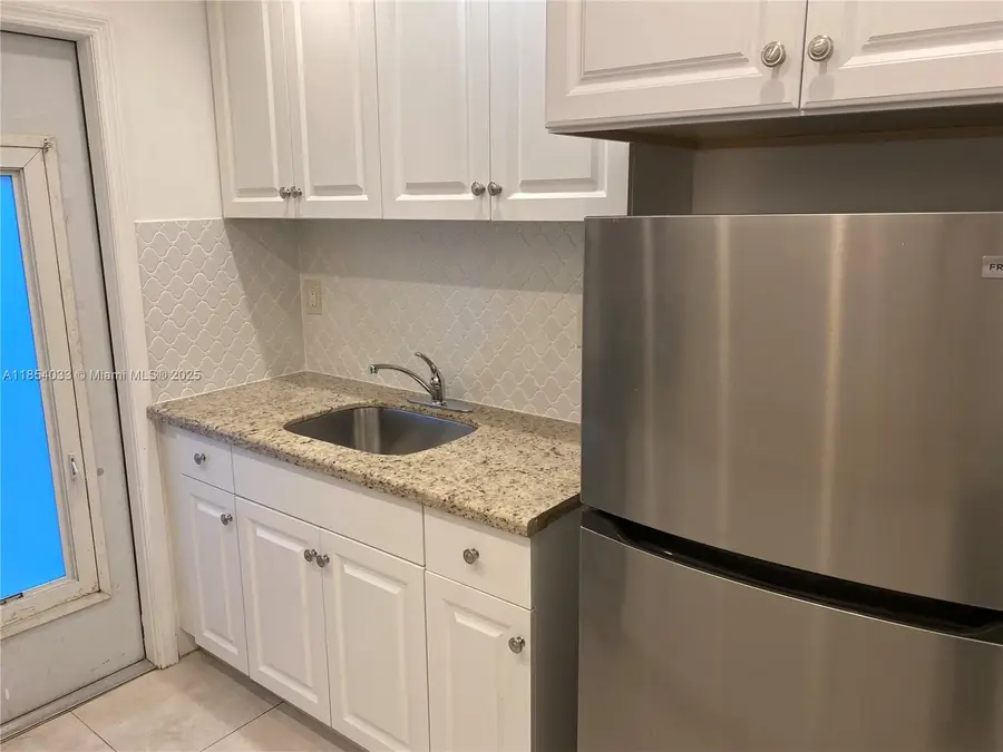 7725 Carlyle Ave #4, Miami Beach, FL 33141 - Image #3