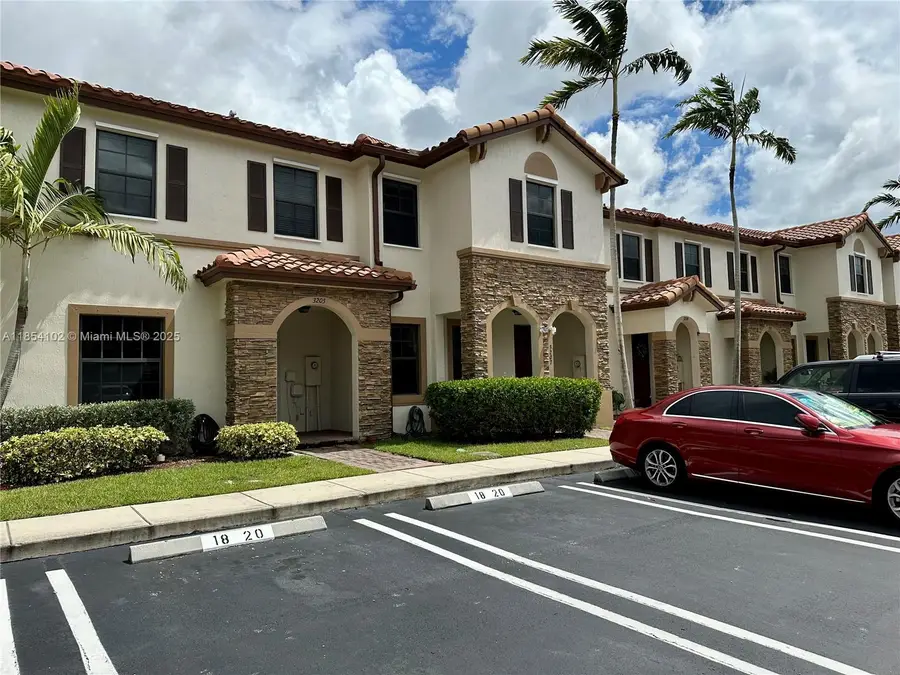 3207 SE 5th Ct, Homestead, FL 33033 - Image #2