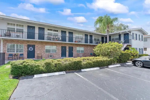 2701 Middle River Dr #10, Fort Lauderdale, FL 33306