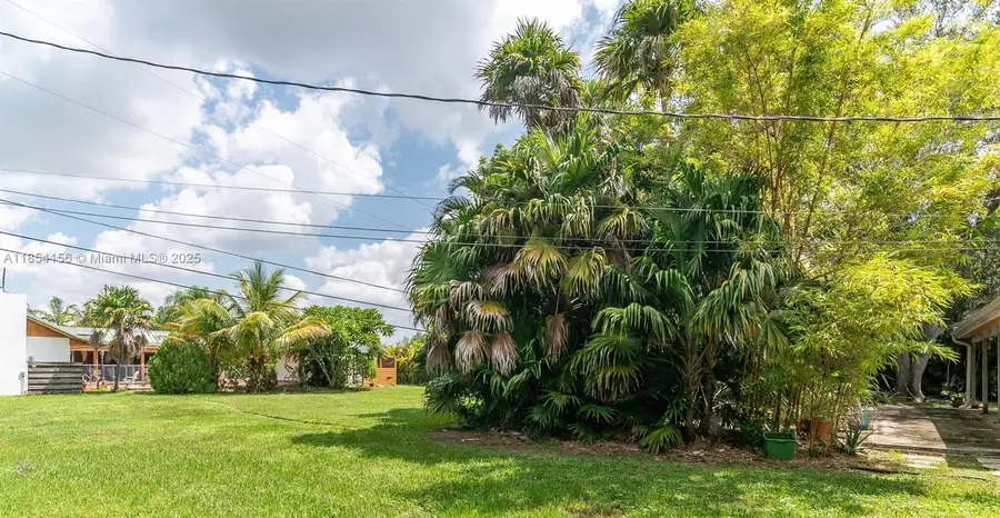8465 SW 143rd St, Palmetto Bay, FL 33158 - Image #2