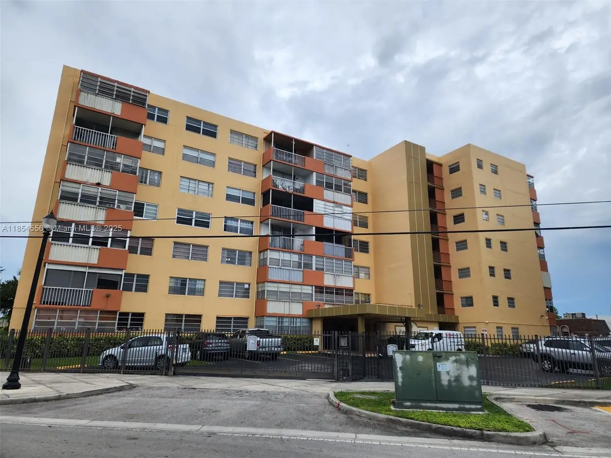 16400 NE 17th Ave #206, North Miami Beach, FL 33162 - Image #1
