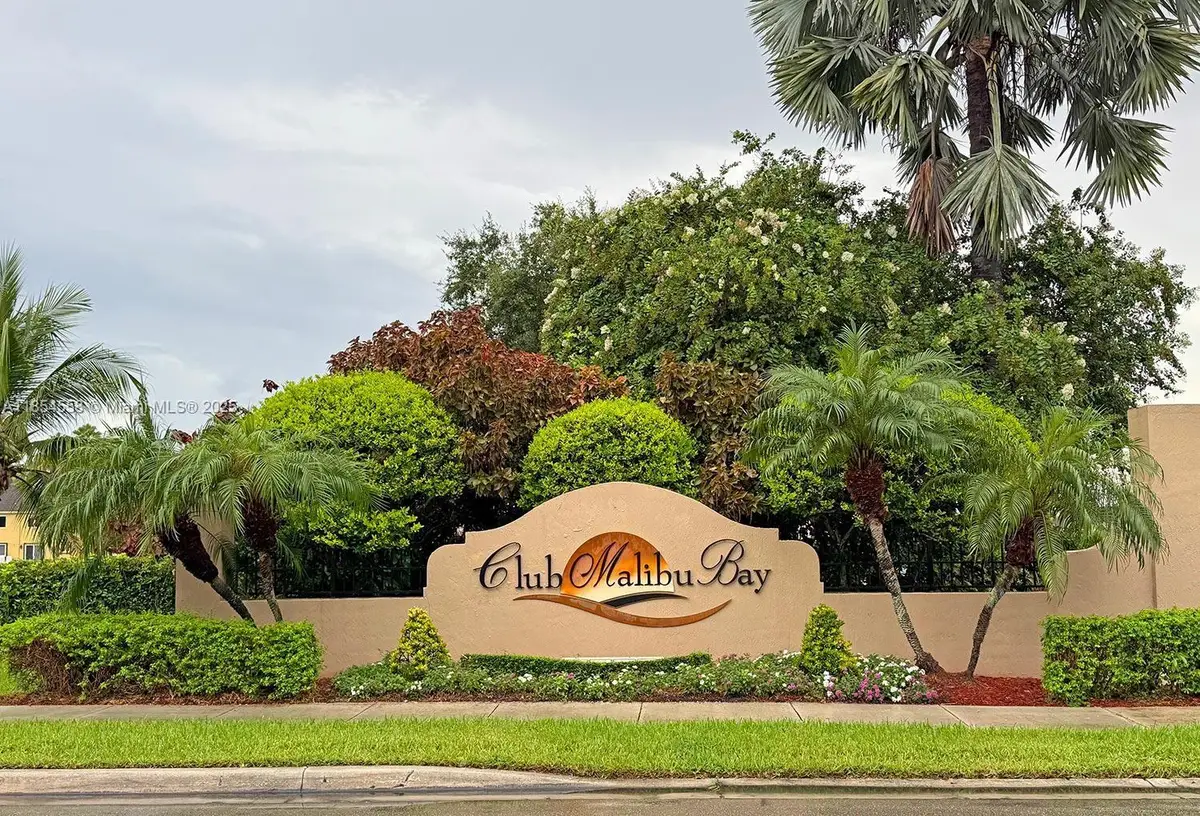 961 NE 36th Ave, Homestead, FL 33033 - Image #1