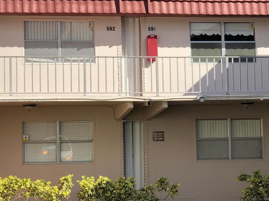 591 Saxony M #591, Delray Beach, FL 33446 - Image #2