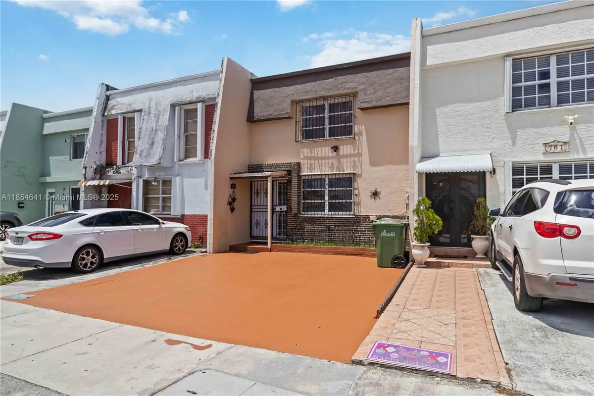 765 W 80th St, Hialeah, FL 33014 - Image #1