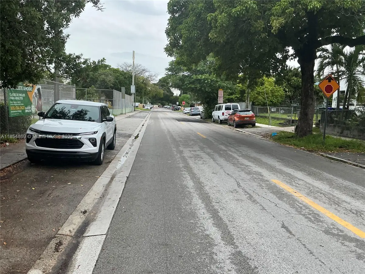 1855 NW 32nd St, Miami, FL 33142 - Image #1