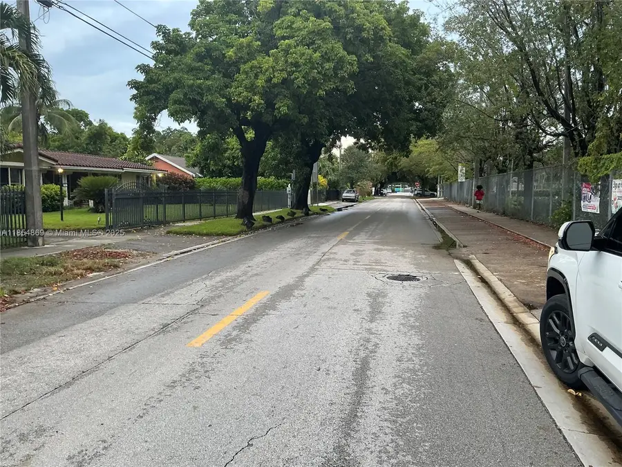 1855 NW 32nd St, Miami, FL 33142 - Image #3