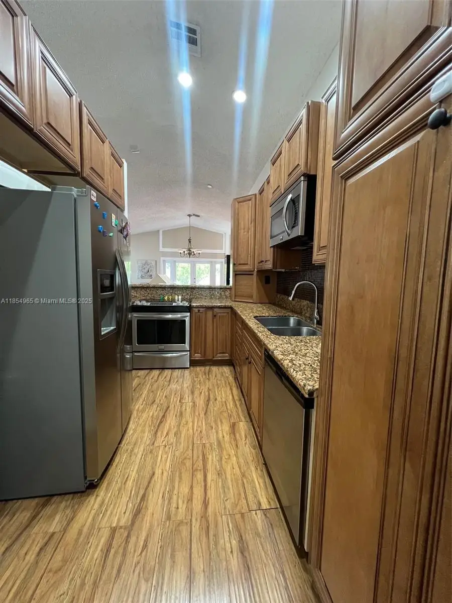 8195 SW 24th Pl, Miramar, FL 33025 - Image #3