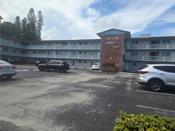 1021 Crystal Lake Dr #207, Deerfield Beach, FL 33064