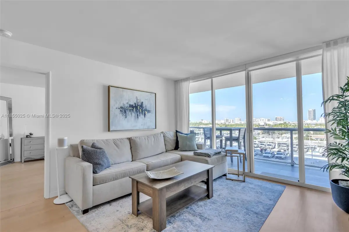 1800 Sunset Harbour Dr #1003, Miami Beach, FL 33139 - Image #1