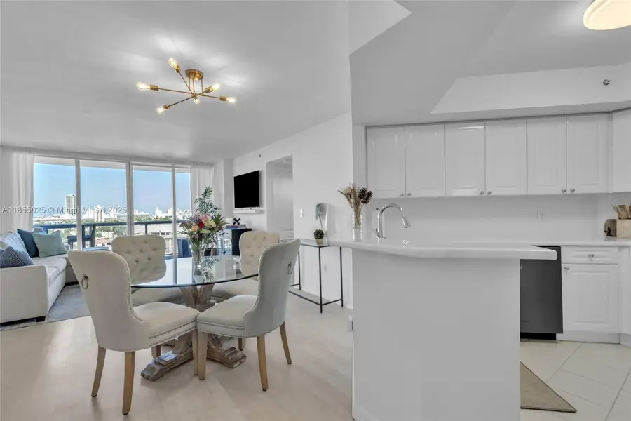 1800 Sunset Harbour Dr #1003, Miami Beach, FL 33139 - Image #3