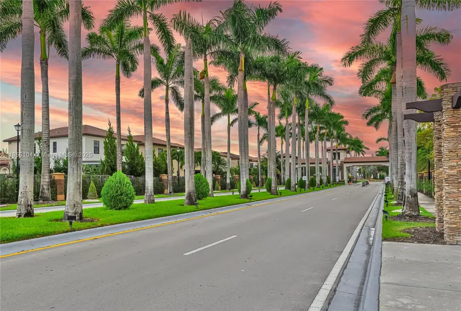 8630 NW 101st Pl, Doral, FL 33178 - Image #2