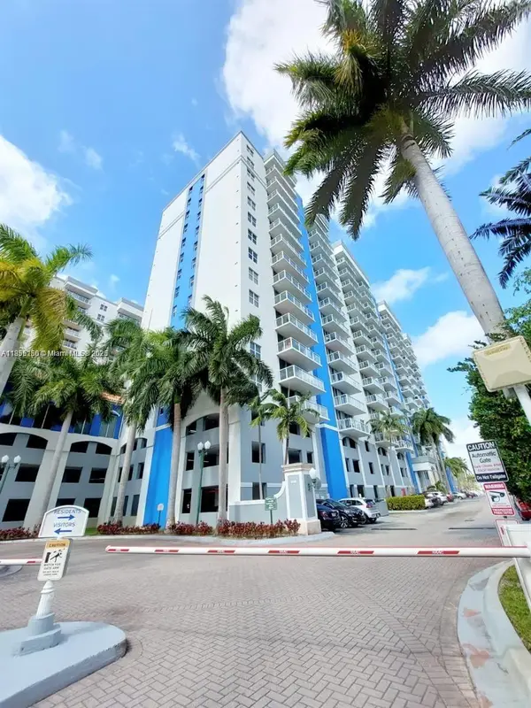 5077 NW 7th St #1111, Miami, FL 33126