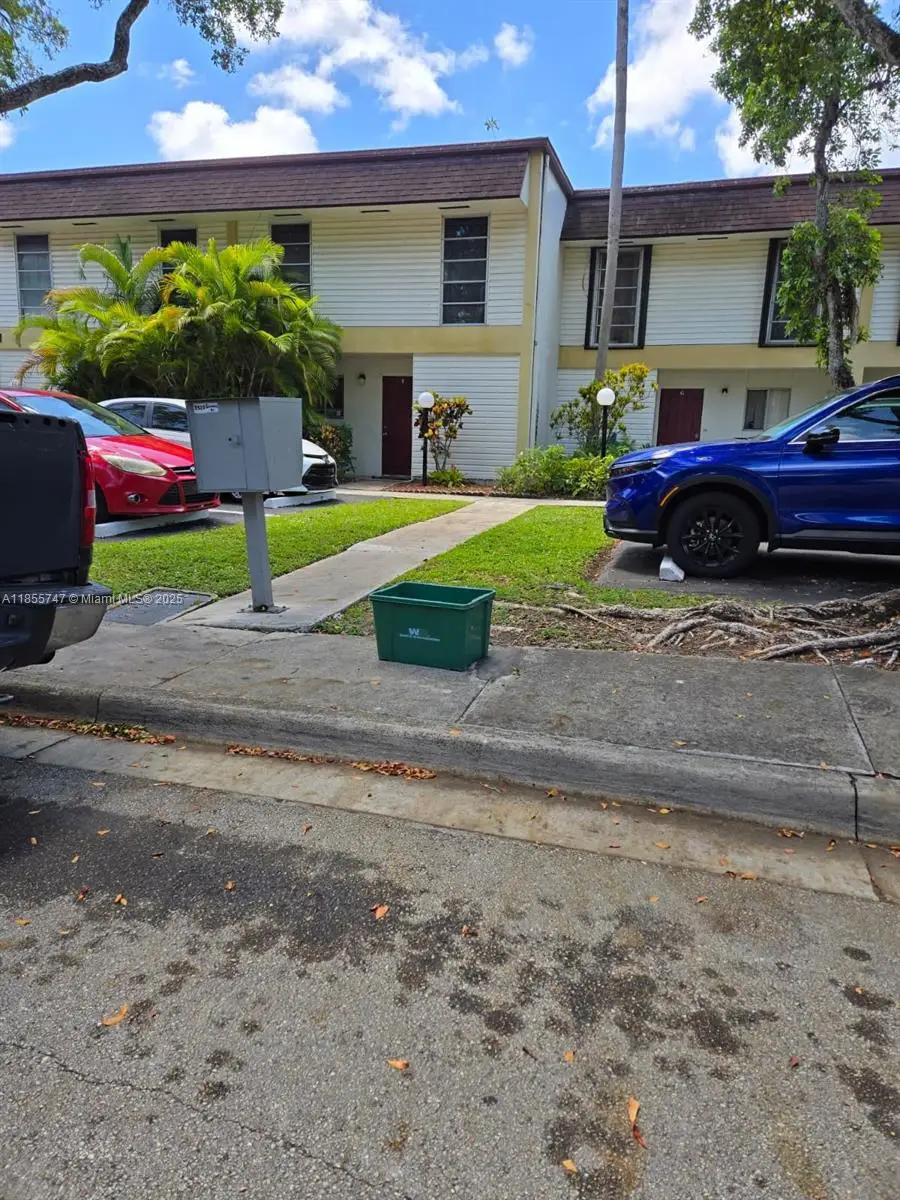 3320 Simms St #11F, Hollywood, FL 33021 - Image #2