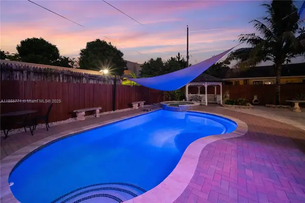 3715 SW 29th St, Miami, FL 33134