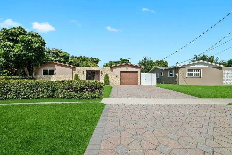 110 NW 78th Ave, Pembroke Pines, FL 33024 - Image #2