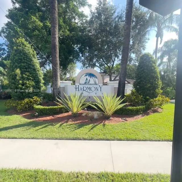 1683 SW 109th Ter, Davie, FL 33324 - Image #2