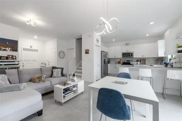 561 NW 204th St, Miami Gardens, FL 33169