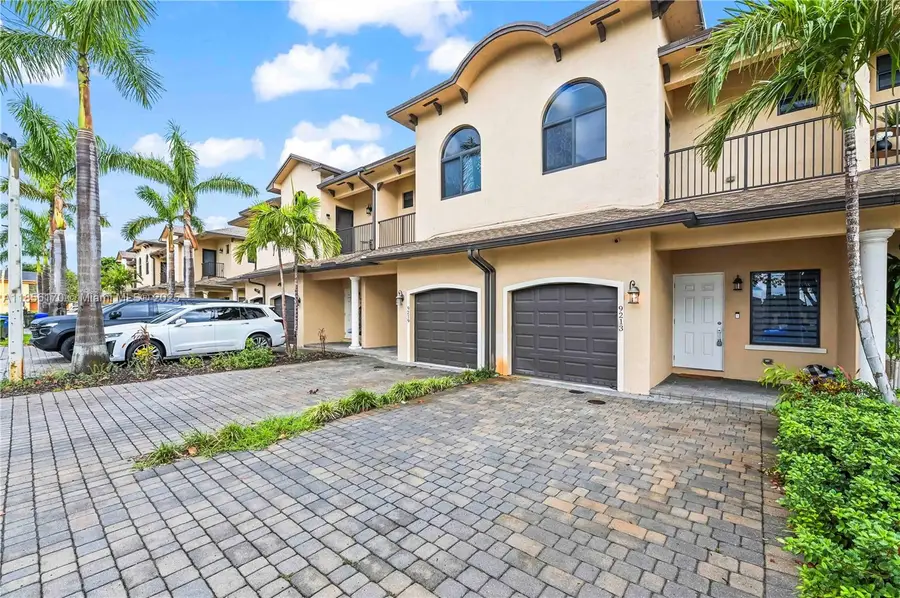 9213 NW 16th St, Pembroke Pines, FL 33024 - Image #2