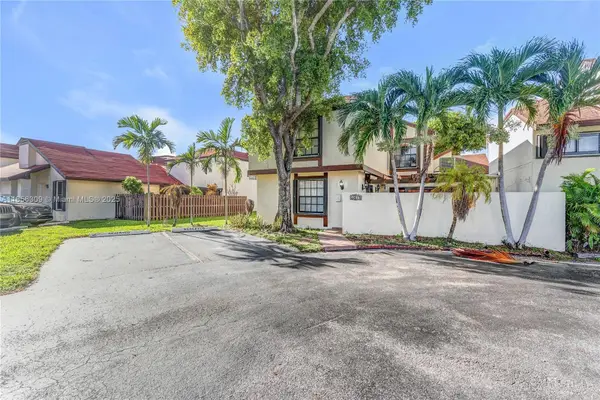 10077 NW 5th Ter #10077, Miami, FL 33172