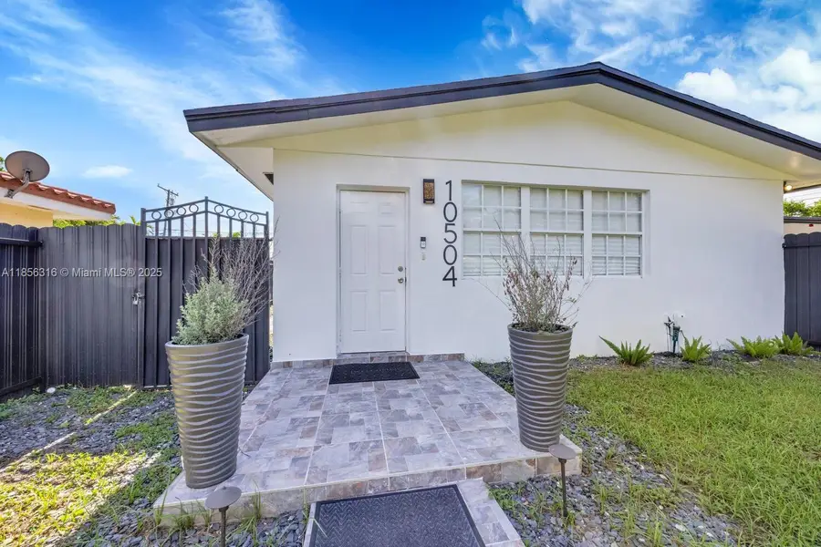 10504 SW 77th Ct, Pinecrest, FL 33156 - Image #2