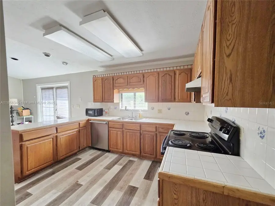 2934 SE 35th Avenue, Taylor Creek, FL 34974 - Image #3