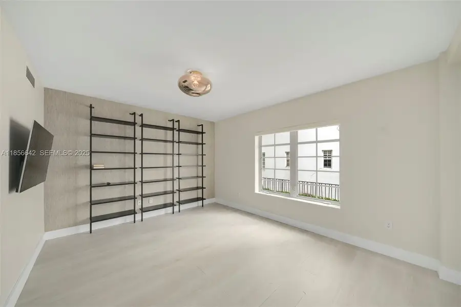 435 21st St #103, Miami Beach, FL 33139 - Image #3